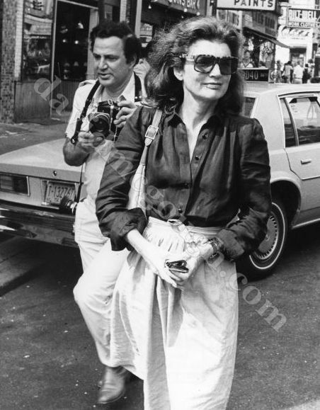 Jackie Onassis,  Ron Galella 1981 NYC.jpg